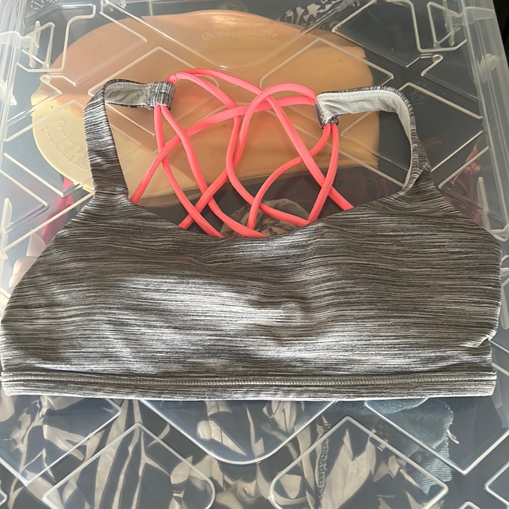 Lululemon sports bra